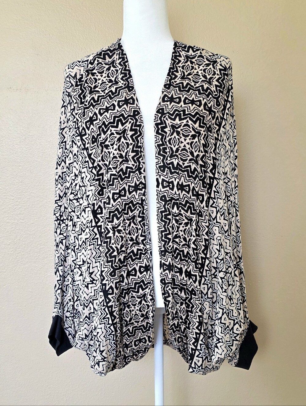 Aeropostale Beige Black Geometric Boho Aztec Dolman Sleeve Cardigan - Size M/L